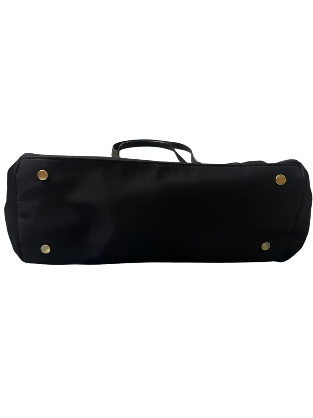 Travanti spacious nylon